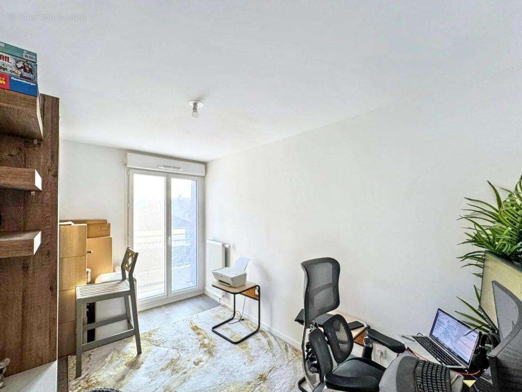 Appartement à LE PLESSIS-BOUCHARD