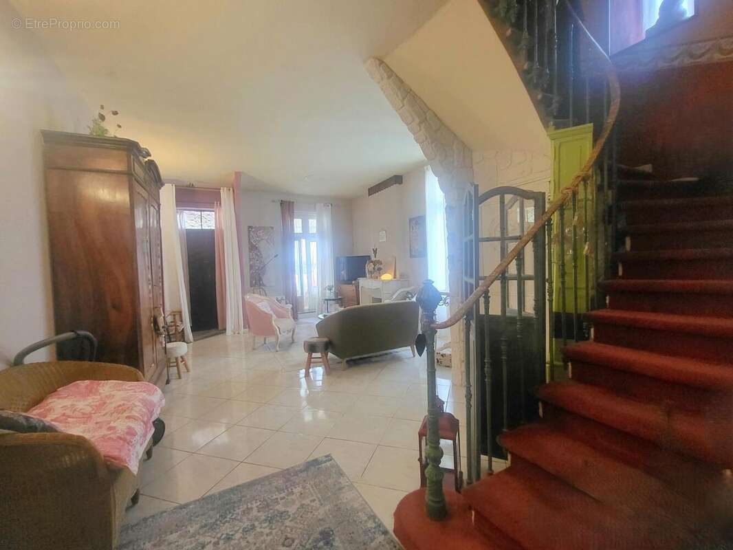 Maison à LIGNAN-SUR-ORB