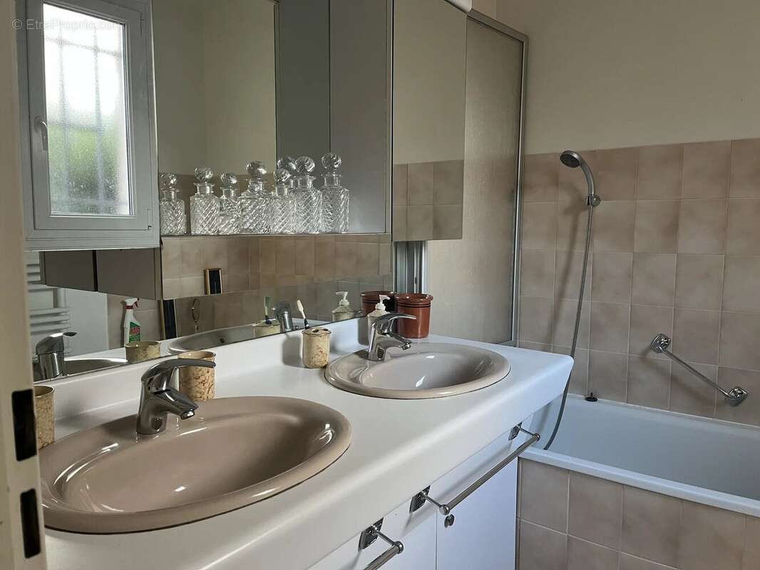 Maison à LES CLAYES-SOUS-BOIS