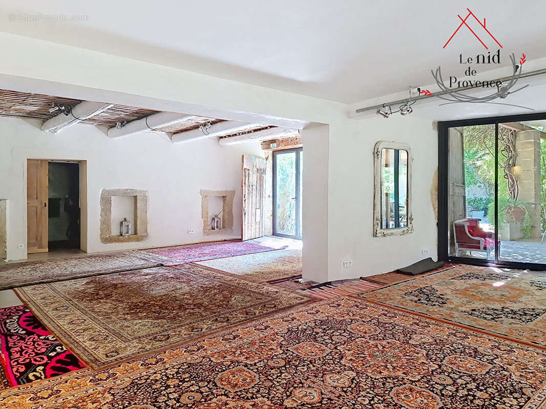 Maison à SAINTE-CECILE-LES-VIGNES