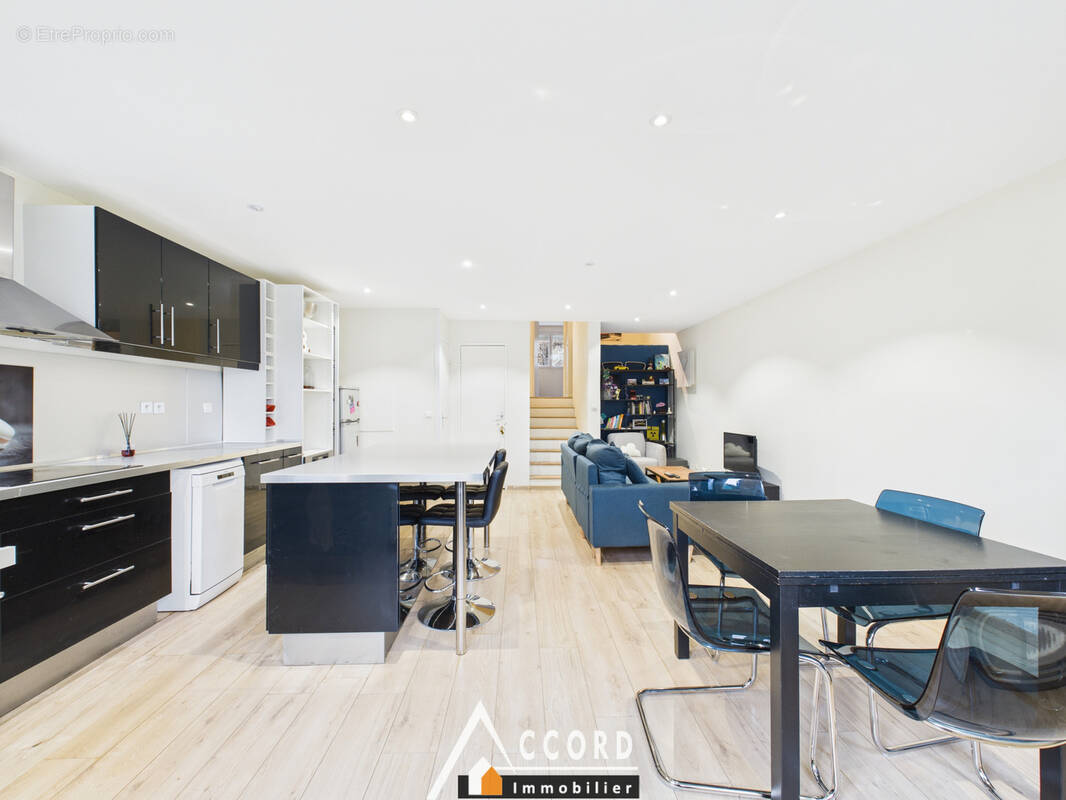 Appartement à SARTROUVILLE
