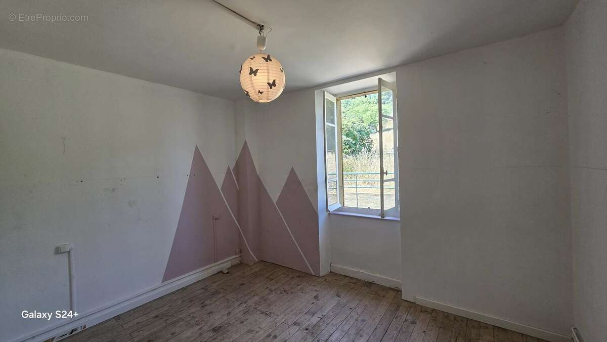 Maison en pierres 135m² - 5 pièces avec jardin - photo 6