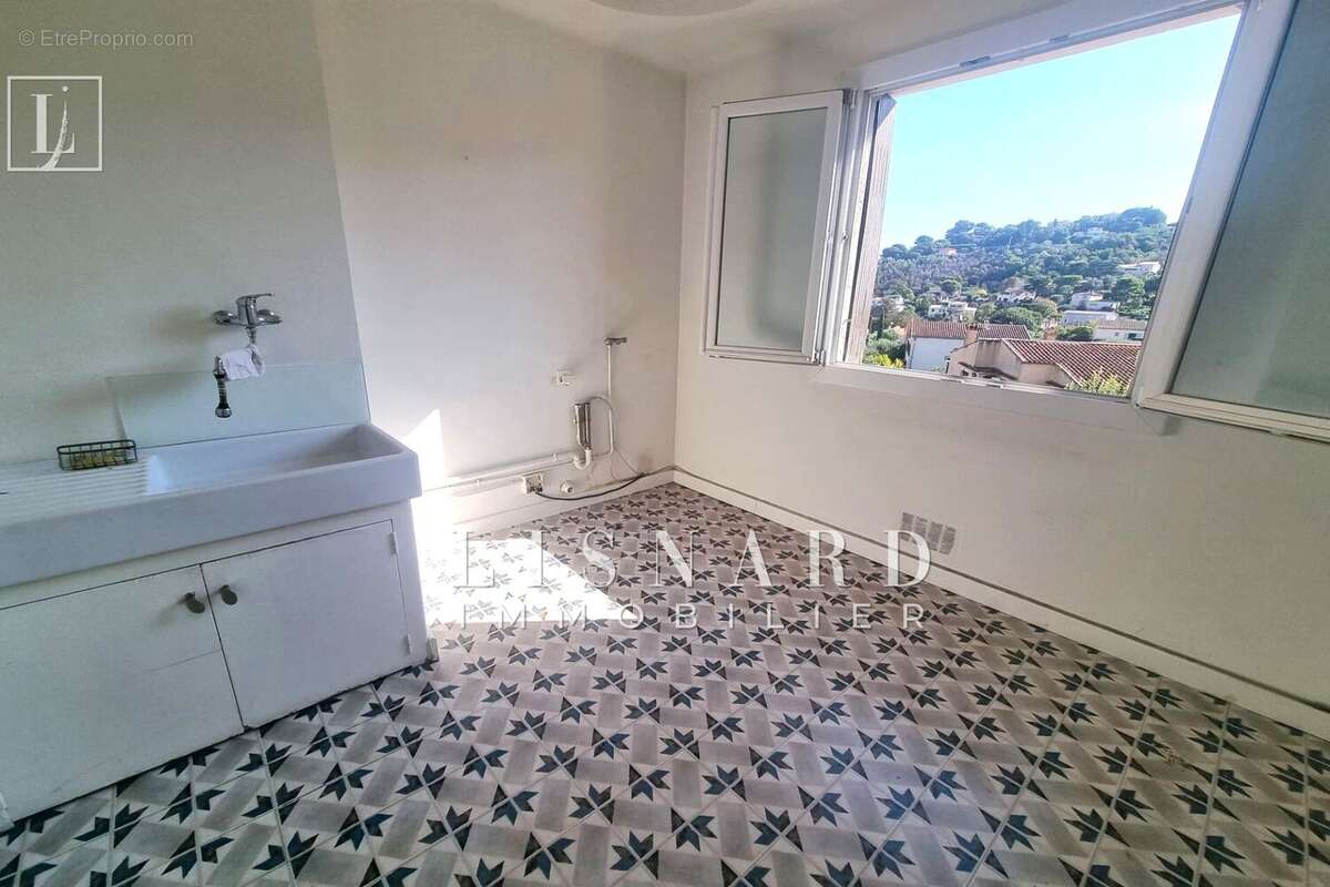 Appartement à VALLAURIS