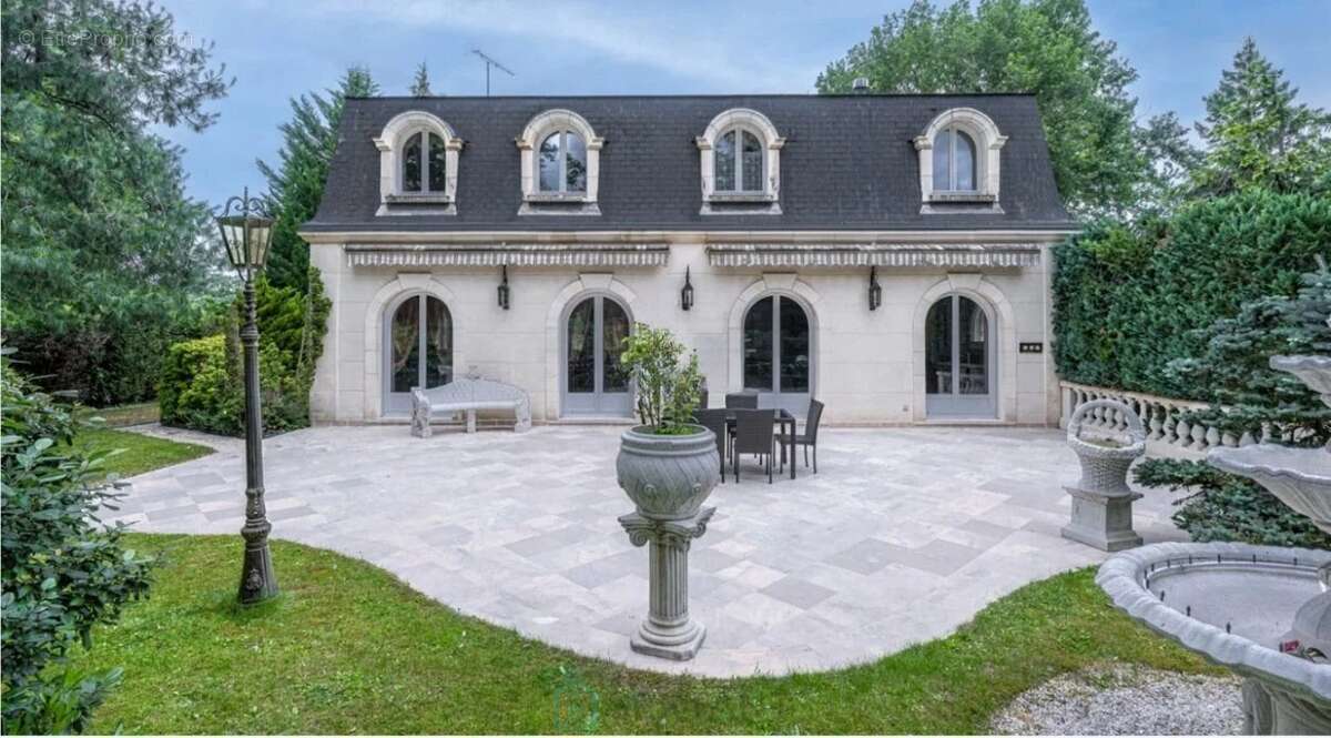 Maison à SAINT-FARGEAU-PONTHIERRY