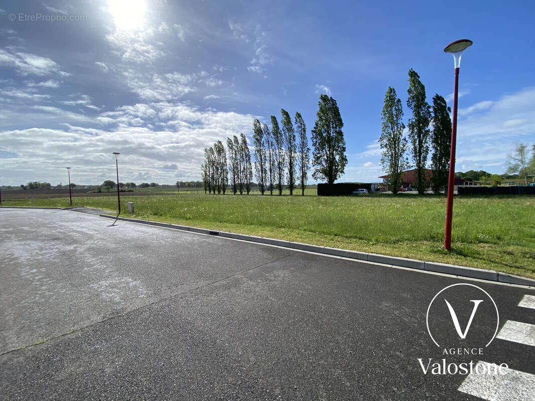 Terrain à MIRAMONT-SENSACQ