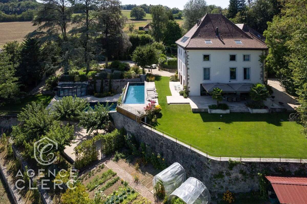 Maison à PERS-JUSSY