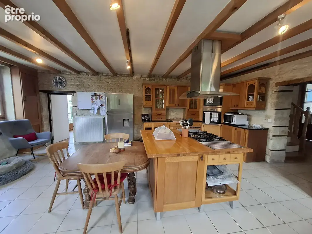 Maison 4 chambres impeccablement entretenue avec vue imprenable sur la campagne - photo 2