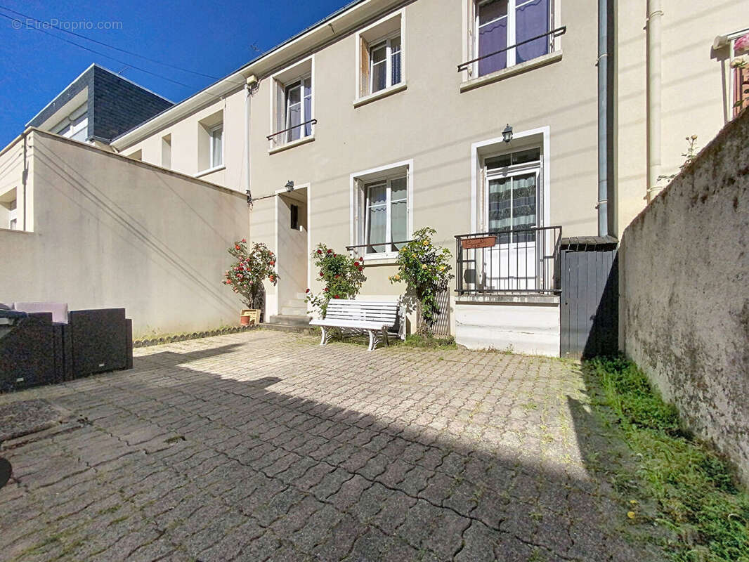 Maison de Ville avec Stationnement Tours Velpeau - photo 2