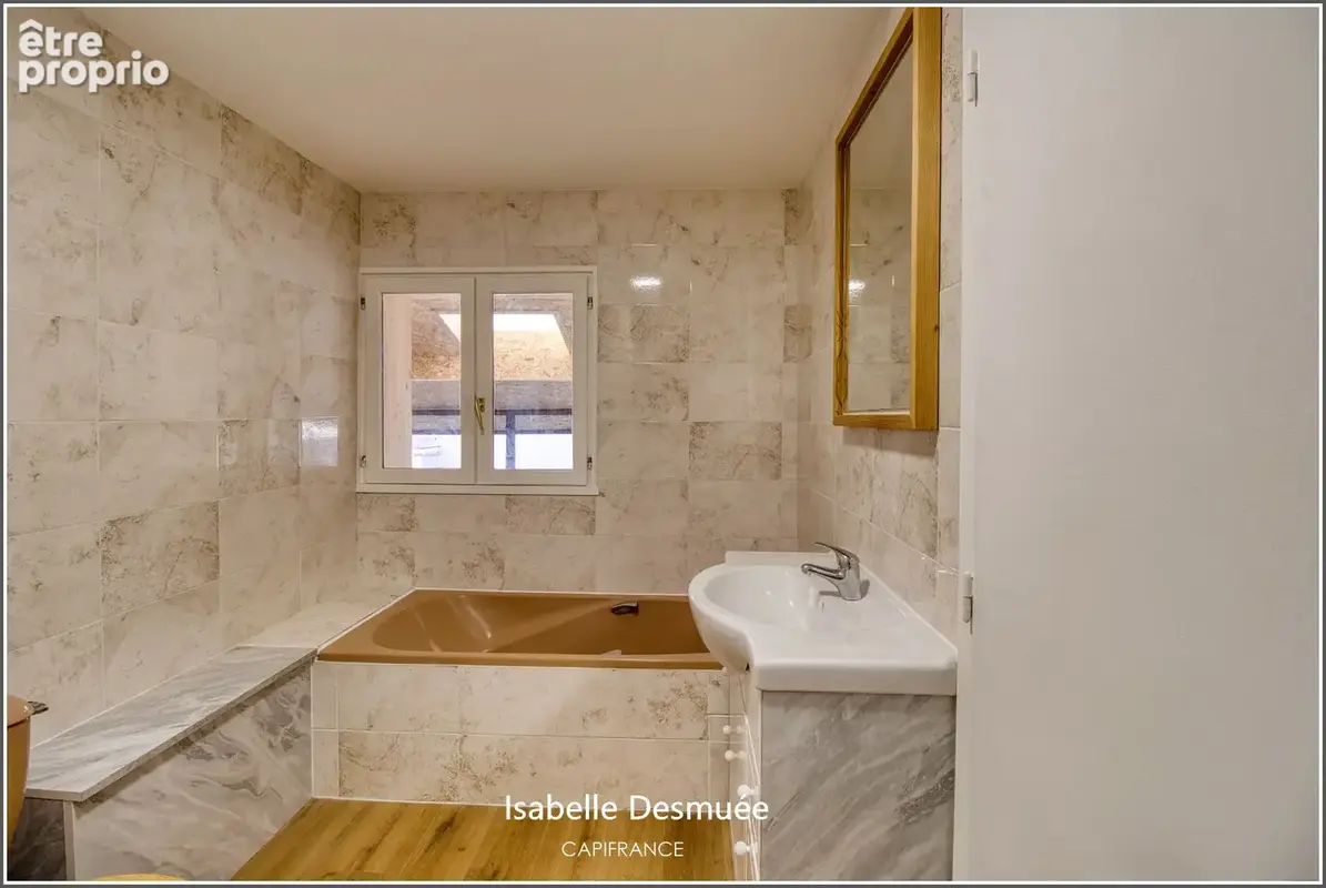 T3 rénové avec charme, dernier étage lumineux, à deux pas de la gare de Voiron - photo 9