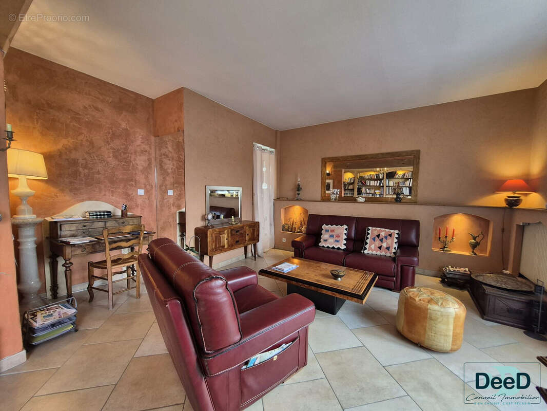 Maison à MONTREJEAU