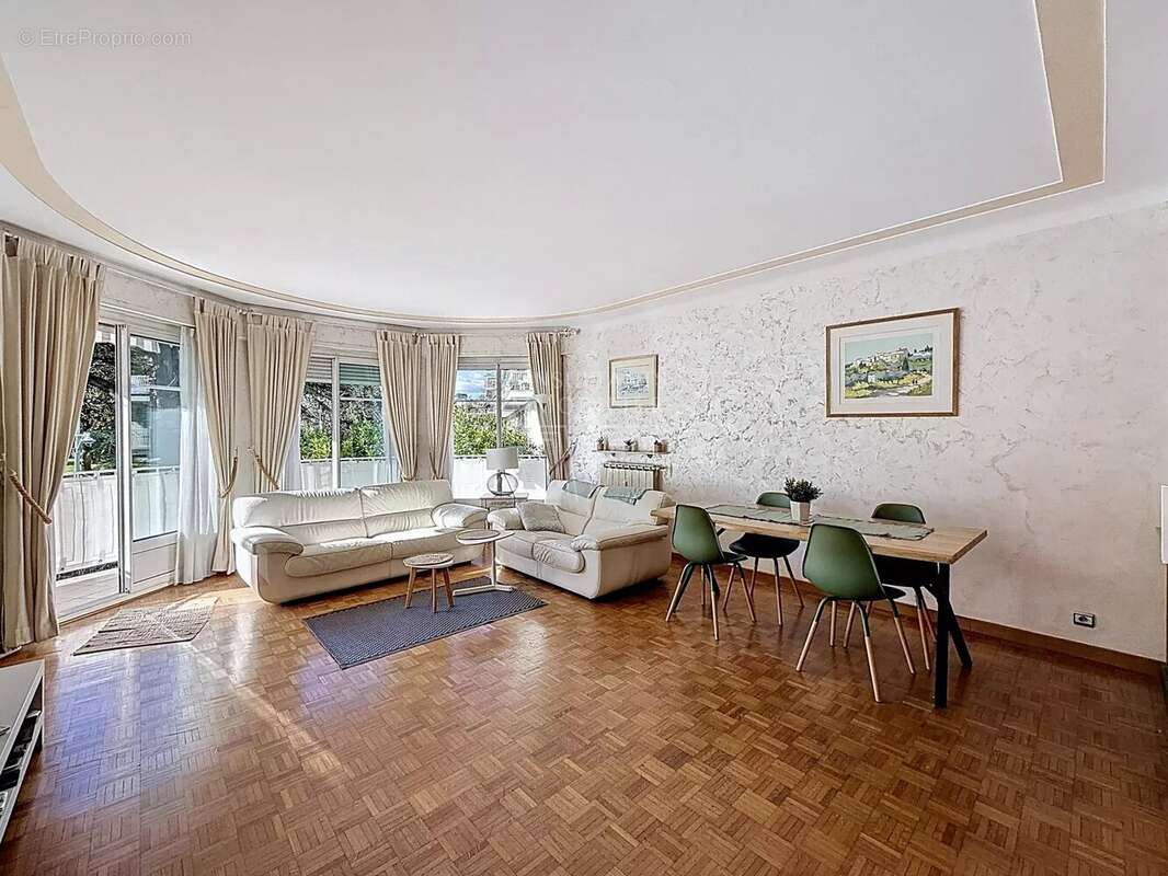 Appartement à LE CANNET