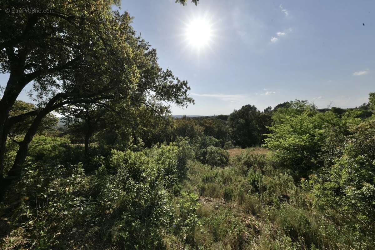 Terrain à UZES