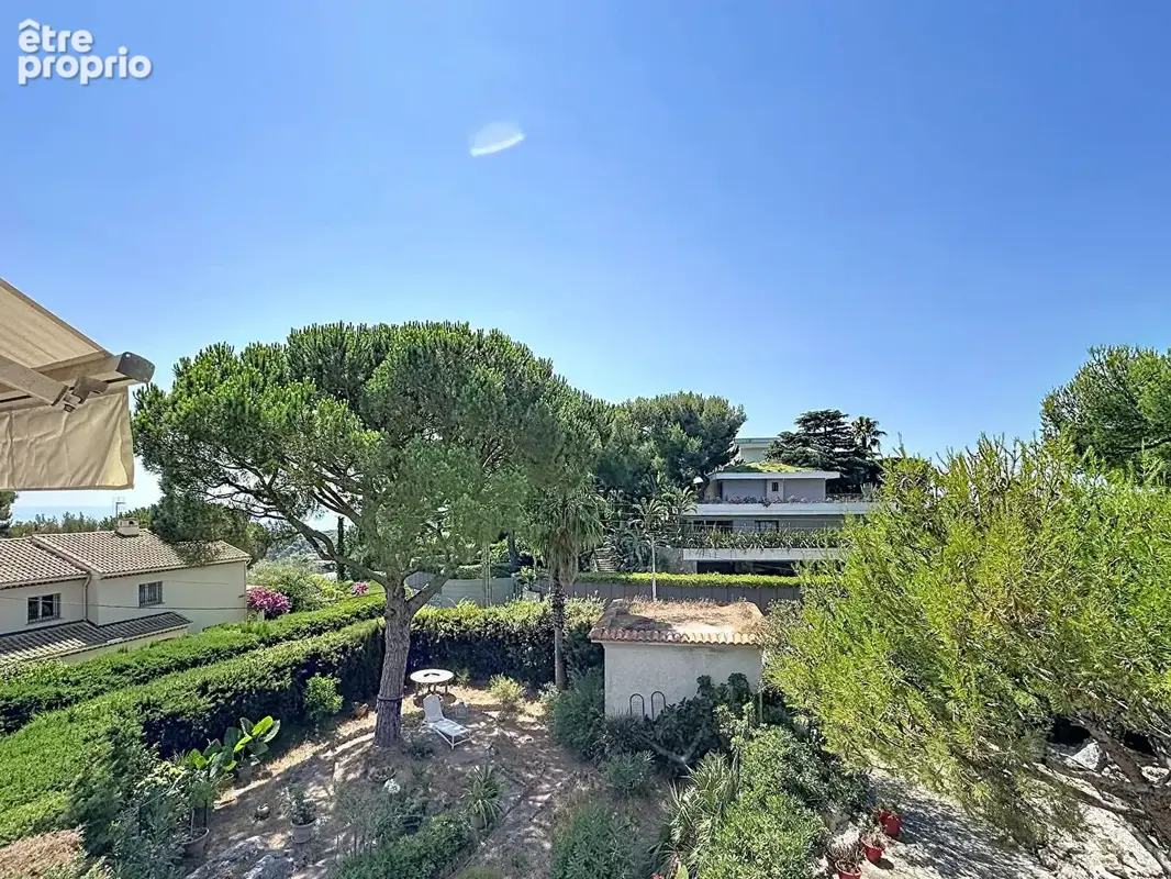 2 pièces  dernier étage avec parking et cave - vue mer - balcon et  toit terrasse - photo 8