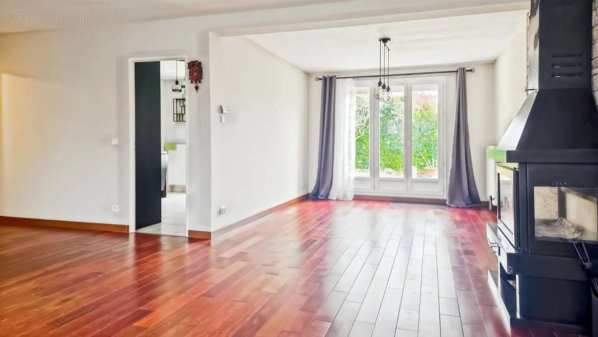 Maison à LONGPONT-SUR-ORGE