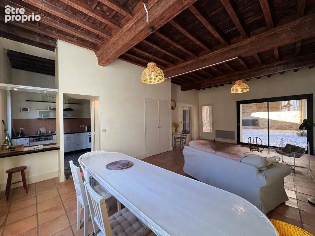 Maison de caractère du XVIe siècle : charme historique, terrasse de 80 m² et garage - photo 6