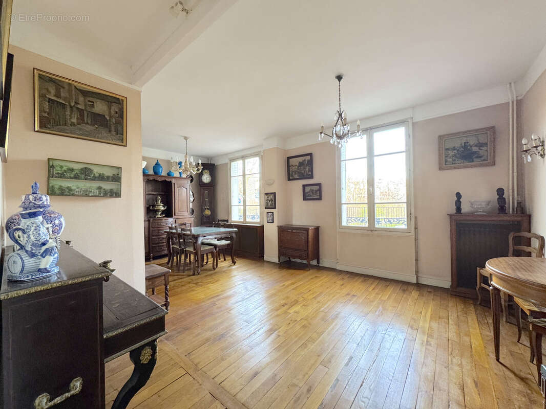 Maison à BOIS-COLOMBES