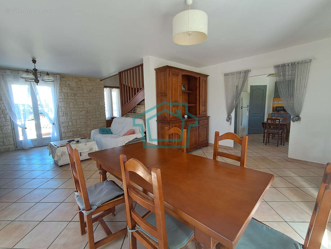 Maison à HOUDAN