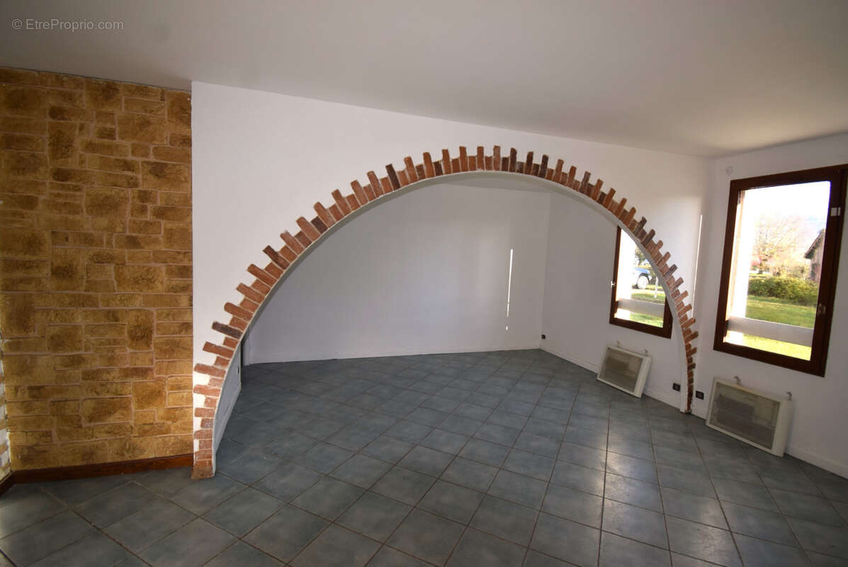 Appartement à CULOZ