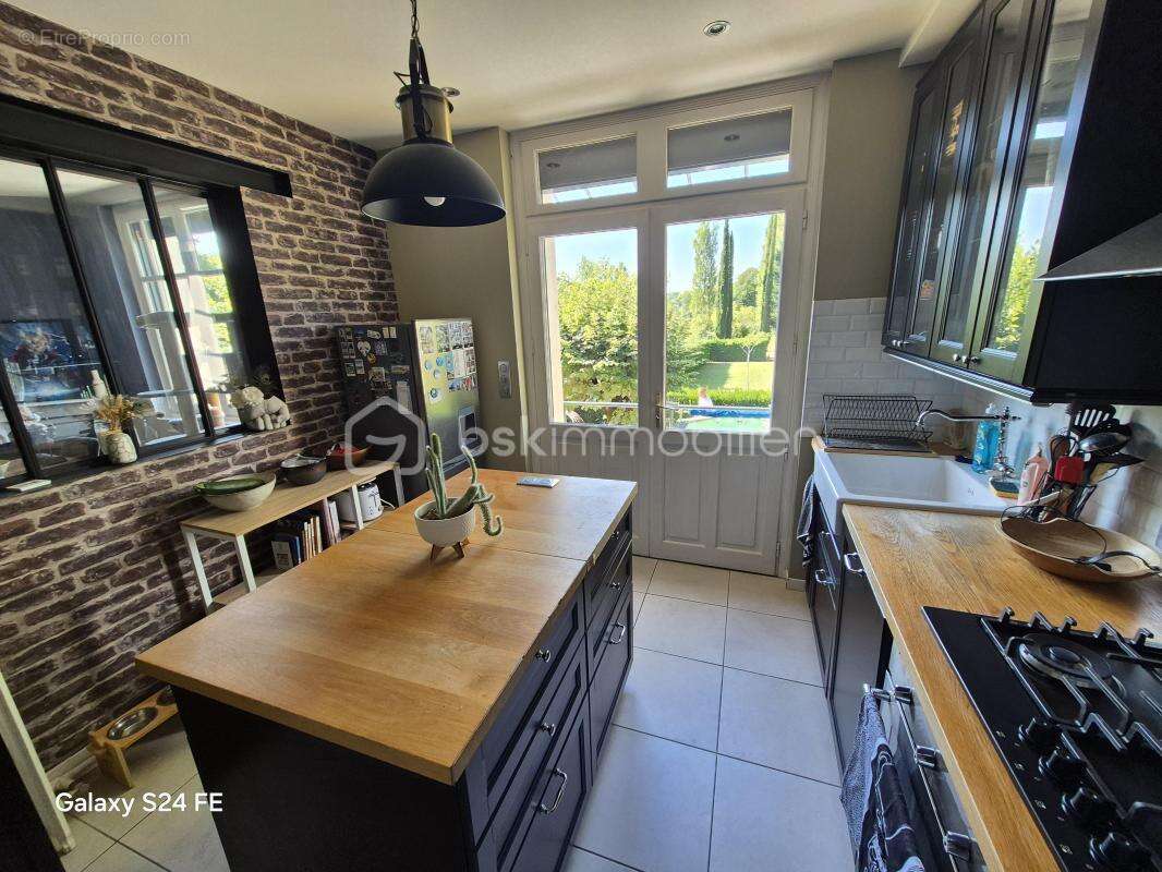 Maison à AZAY-LE-RIDEAU