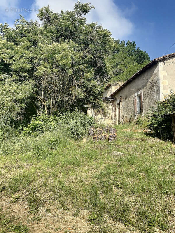 Maison à GRUN-BORDAS