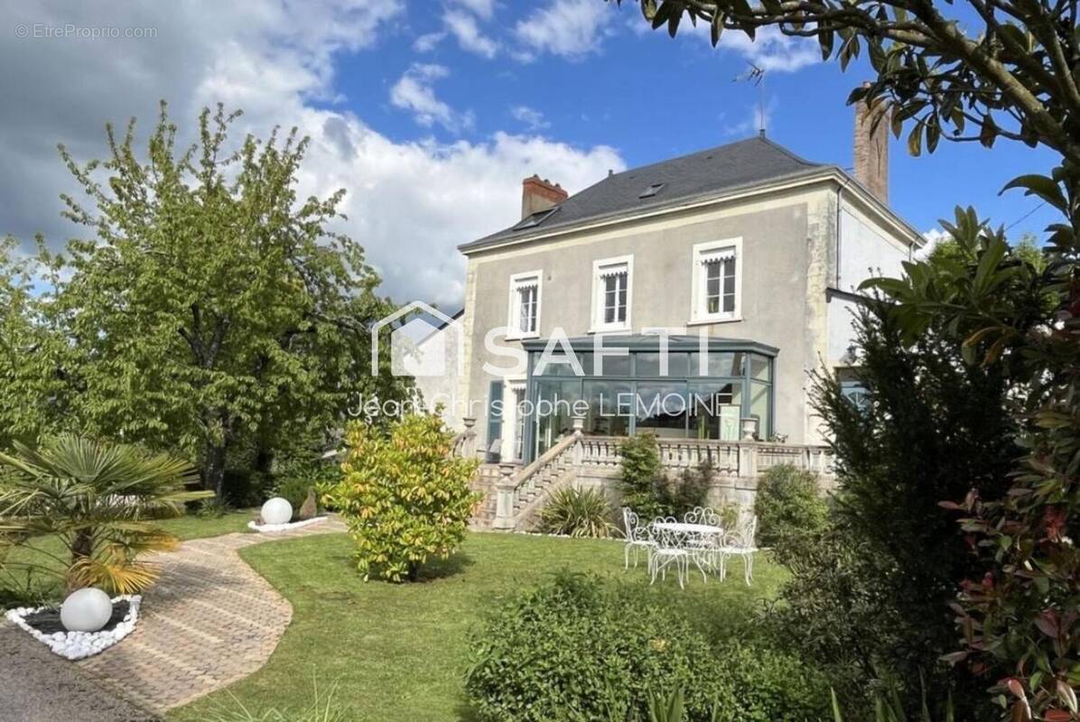 Photo 1 - Maison à CHATEAU-GONTIER