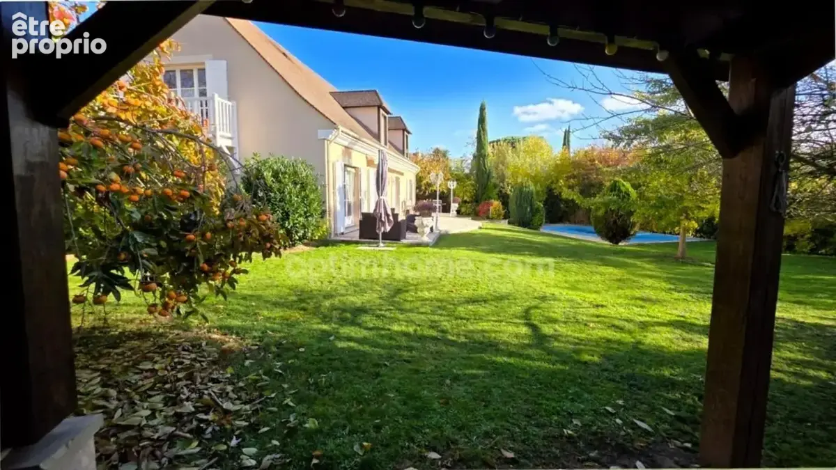 SAINT-PRIX, VAL D’OISE (95) : Propriété de 230 m² habitables (255 m² au sol) - 9 pièces principales - 7 chambres - 3 garages – P - photo 21
