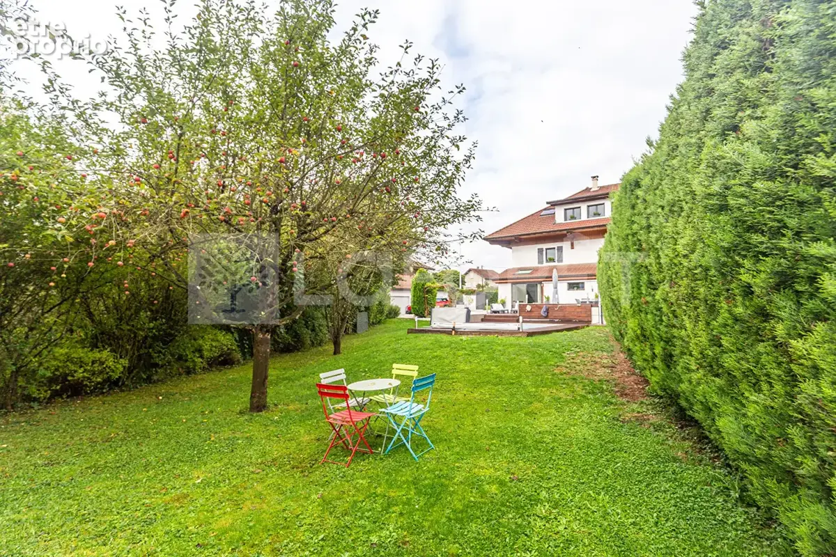 Agence immobiliere laforet - "galanthus" - maison de 136,27m² - terrain de 659m² - garages - piscine - jaccuzzi - dpe d - photo 22