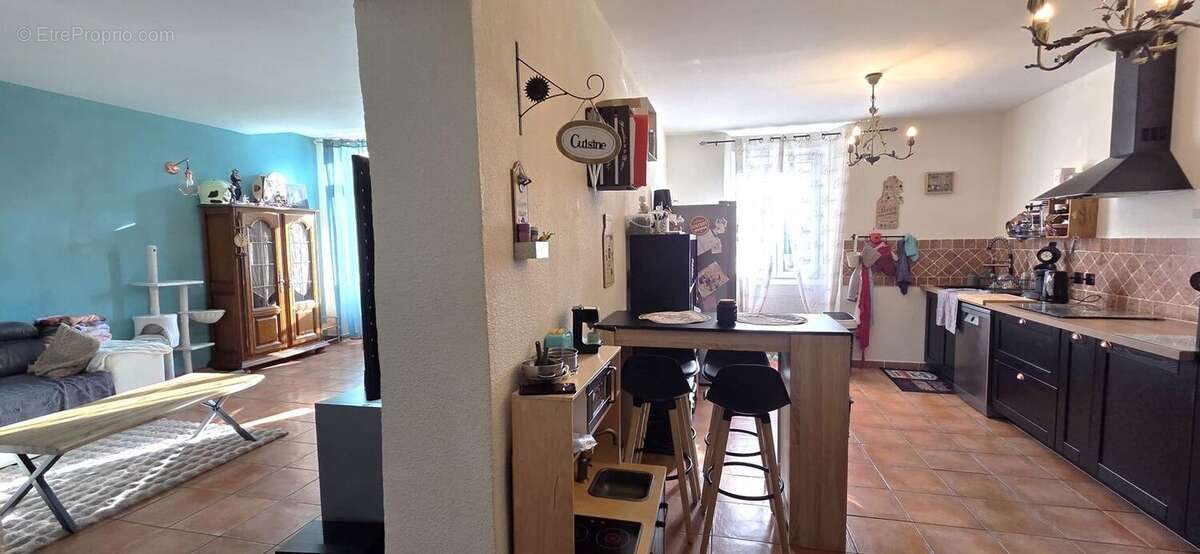 Appartement à SIGNES