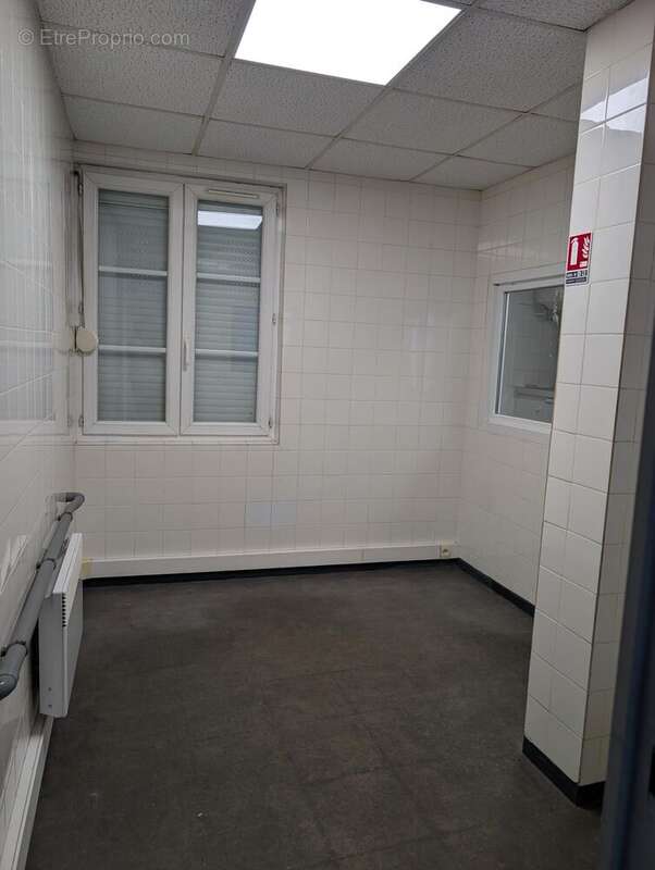 Photo 2 - Commerce à BEAUVAIS