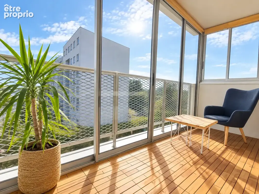 Appartement T3 entièrement rénové avec belle vue panoramique - photo 1