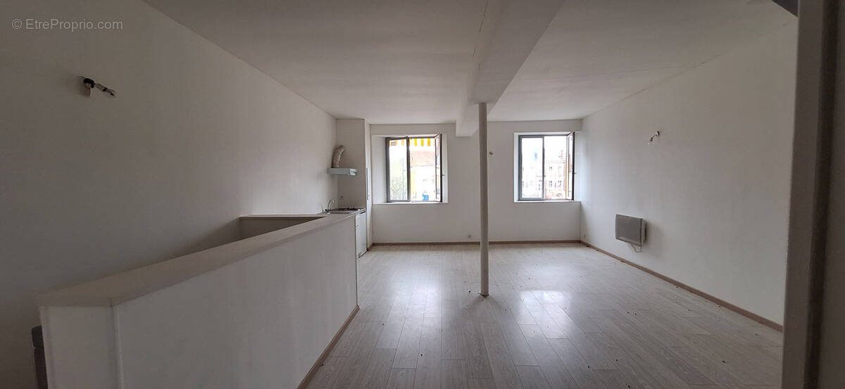 Maison à VILLENEUVE-L'ARCHEVEQUE