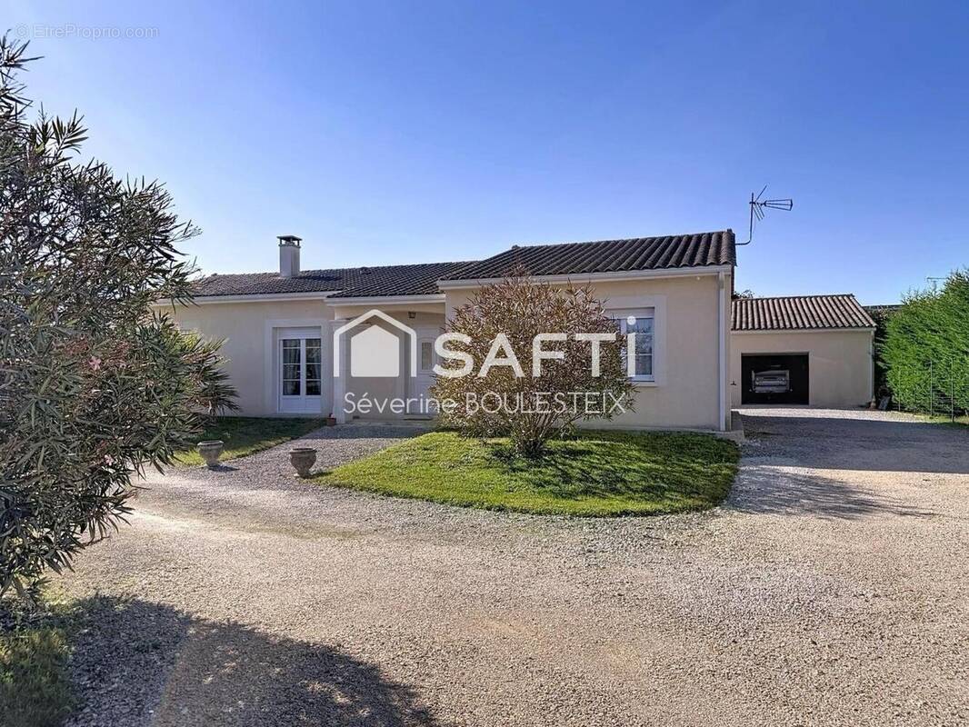 Photo 1 - Maison à LA COURONNE