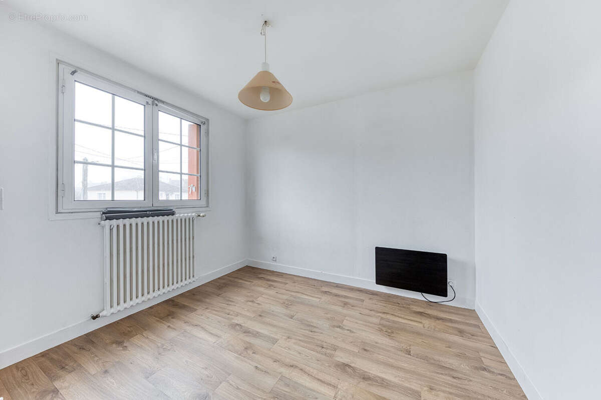 Maison à OZOIR-LA-FERRIERE