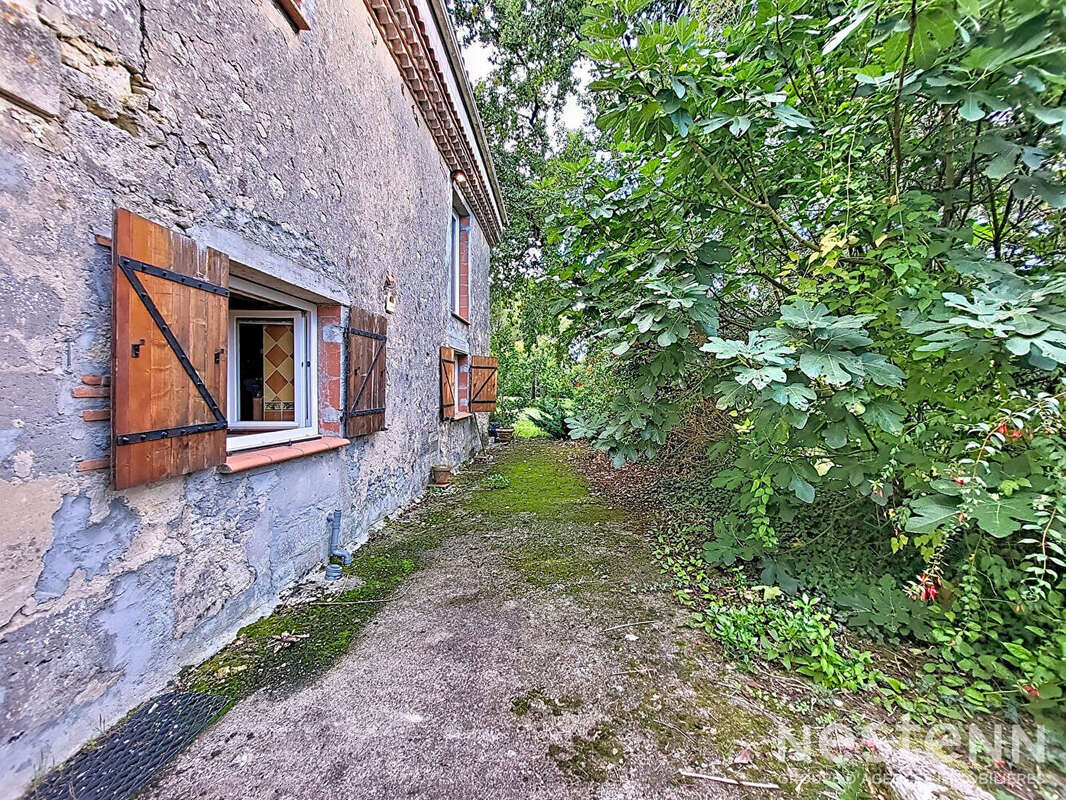 Maison à MEZIN