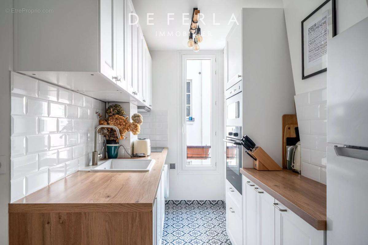 Appartement à PARIS-17E