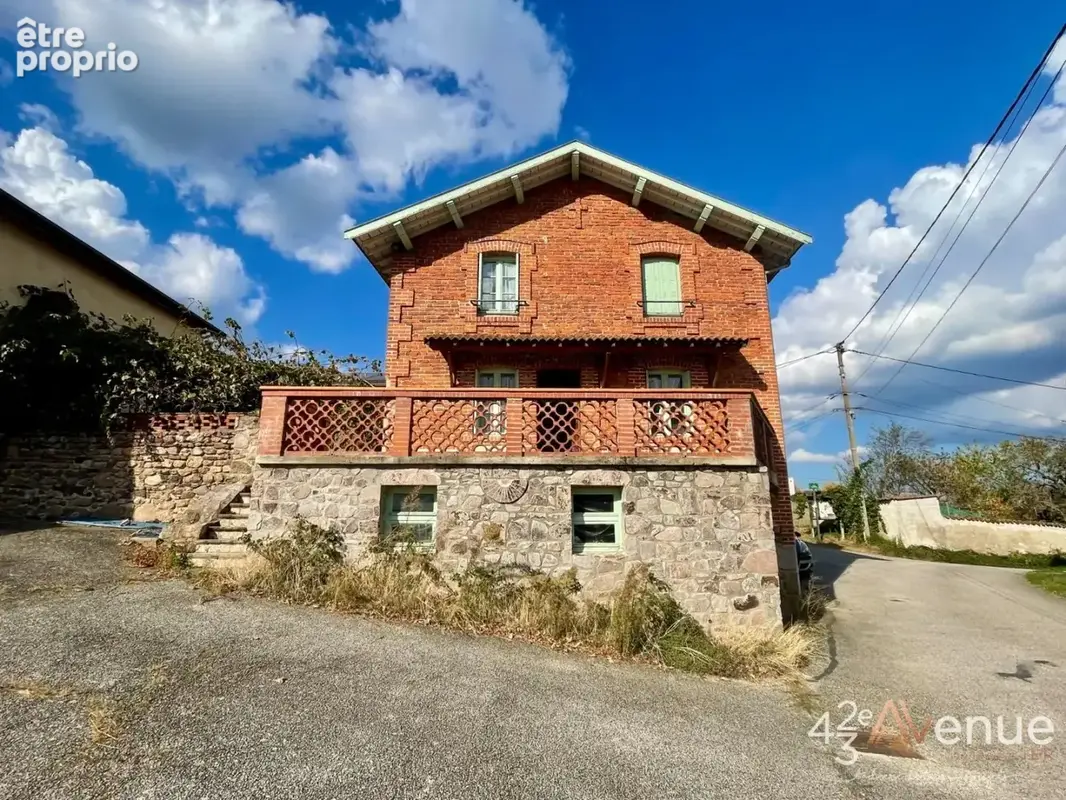 Maison 5 pièces 140 m² à vendre à Bas-En-Basset (43210) - photo 2