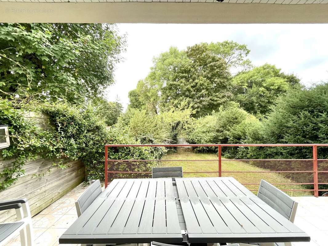 Maison à VERRIERES-LE-BUISSON