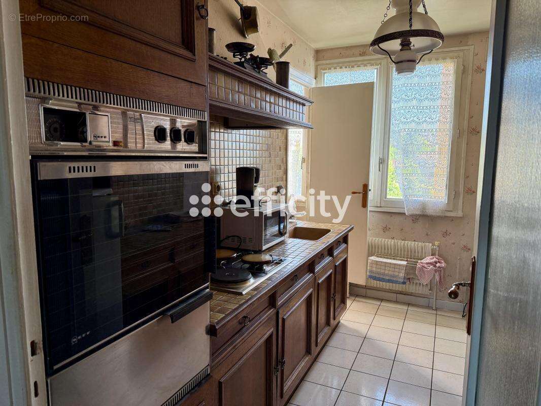 Appartement à SAINT-GENIS-LAVAL