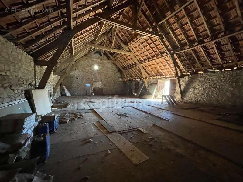 Maison à SAINT-MICHEL-DE-BANNIERES