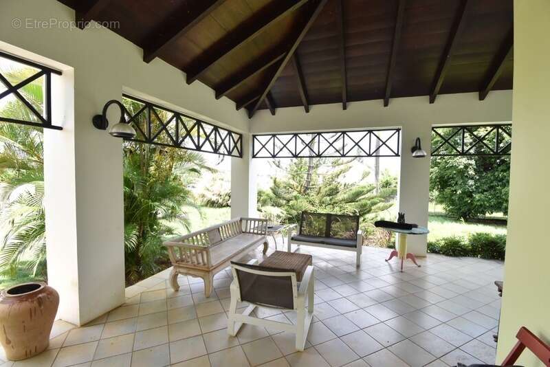 Maison à BAIE-MAHAULT