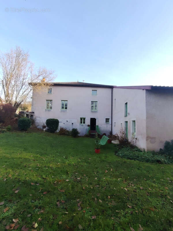 Maison à LACROIX-SUR-MEUSE