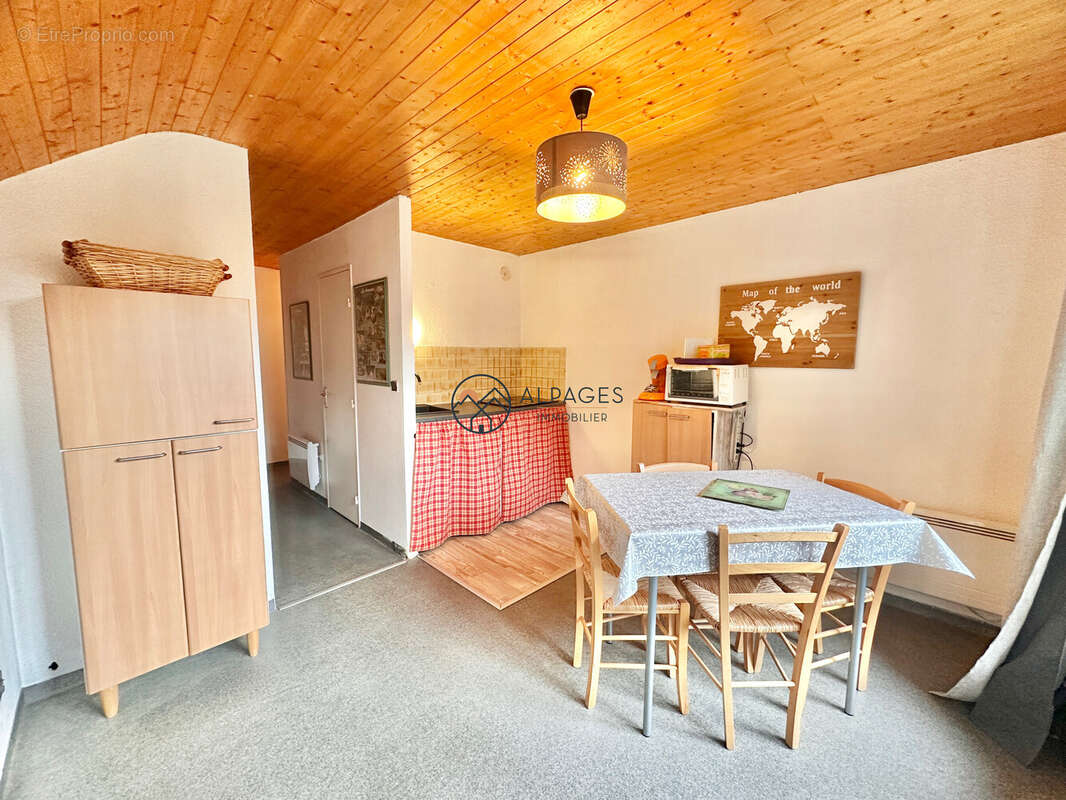 Appartement à AIGUILLES