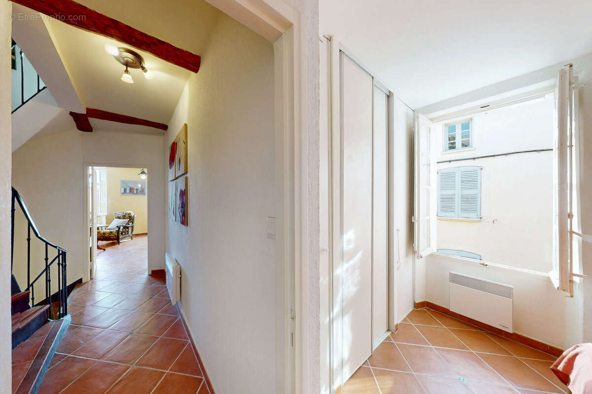 Maison à LA GARDE-FREINET
