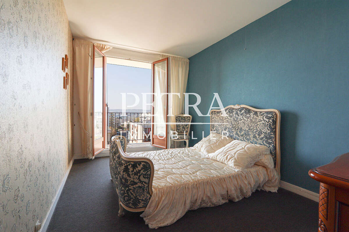 Appartement à FRESNES