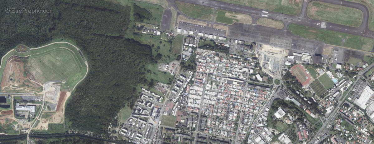 Terrain à LES ABYMES