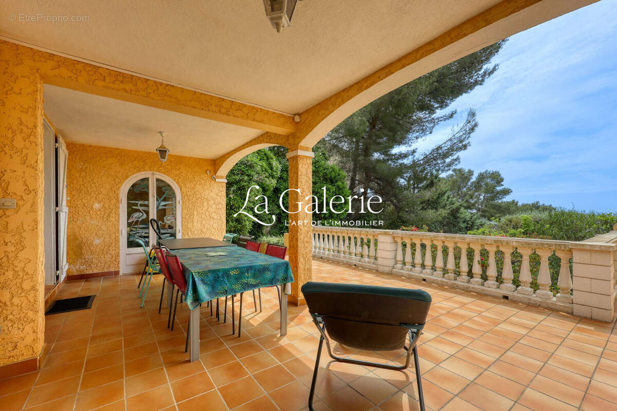 Maison à HYERES