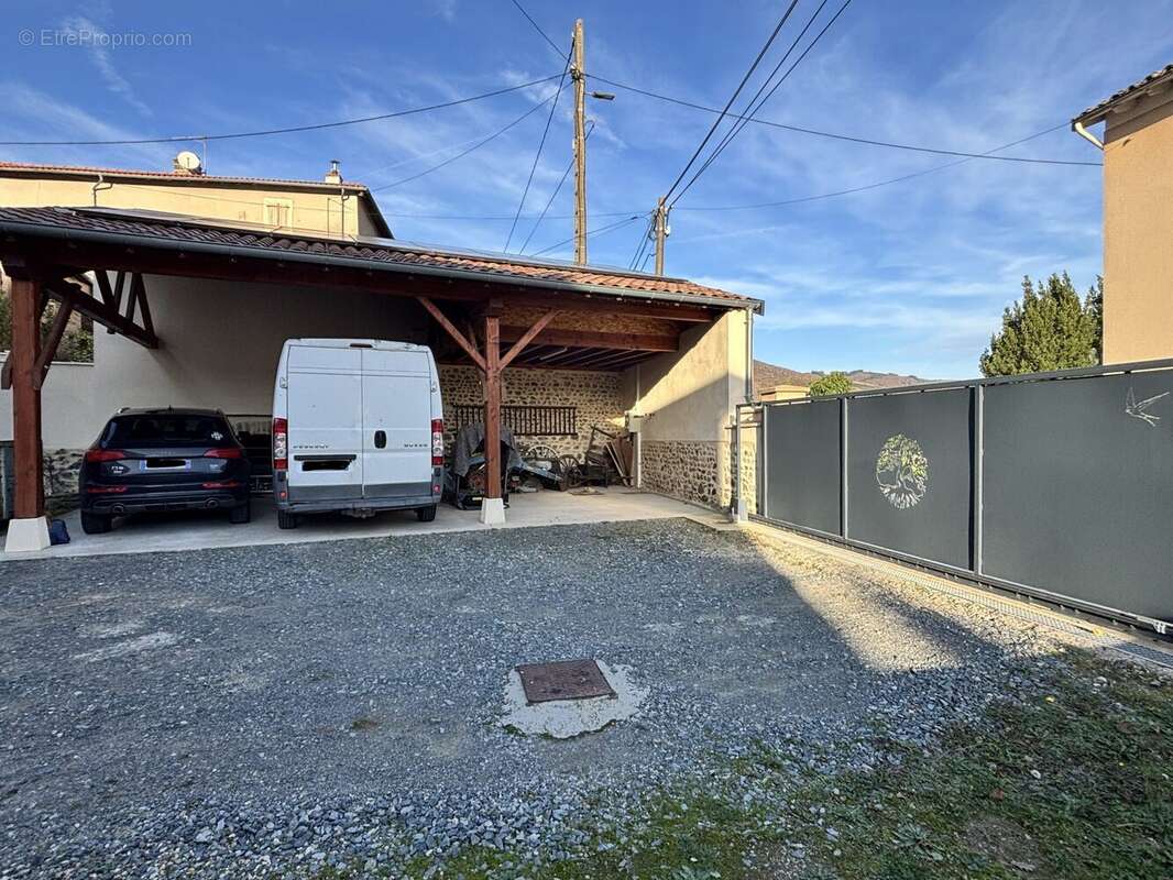 Maison à SAINT-DIDIER-SUR-BEAUJEU