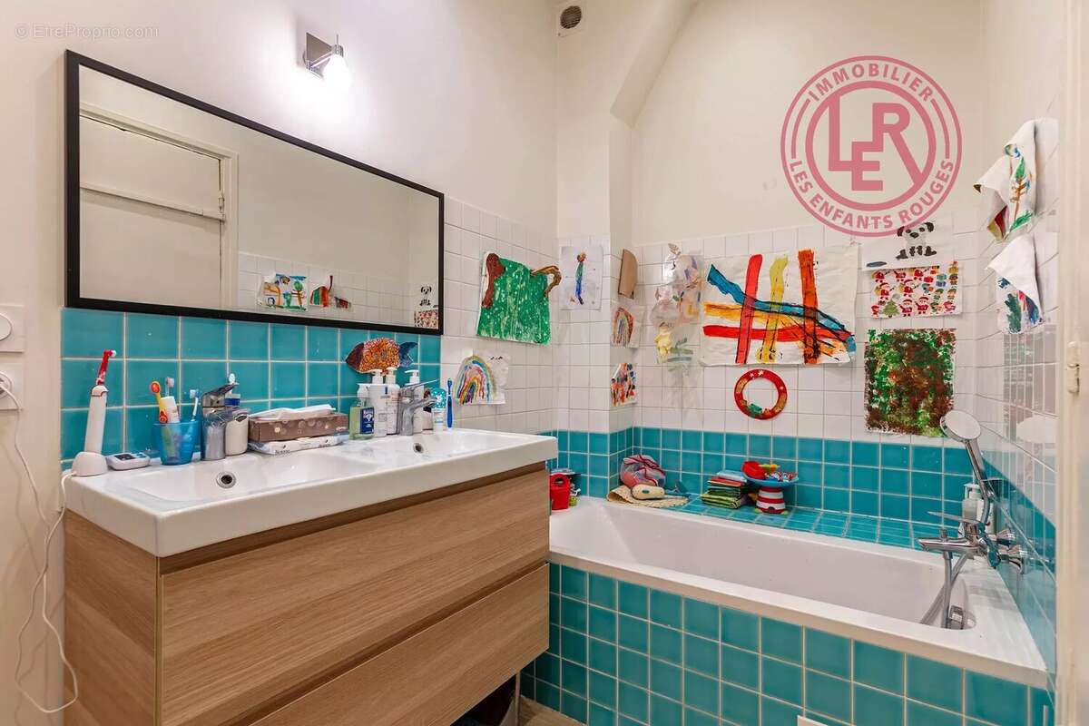 Appartement à PARIS-3E