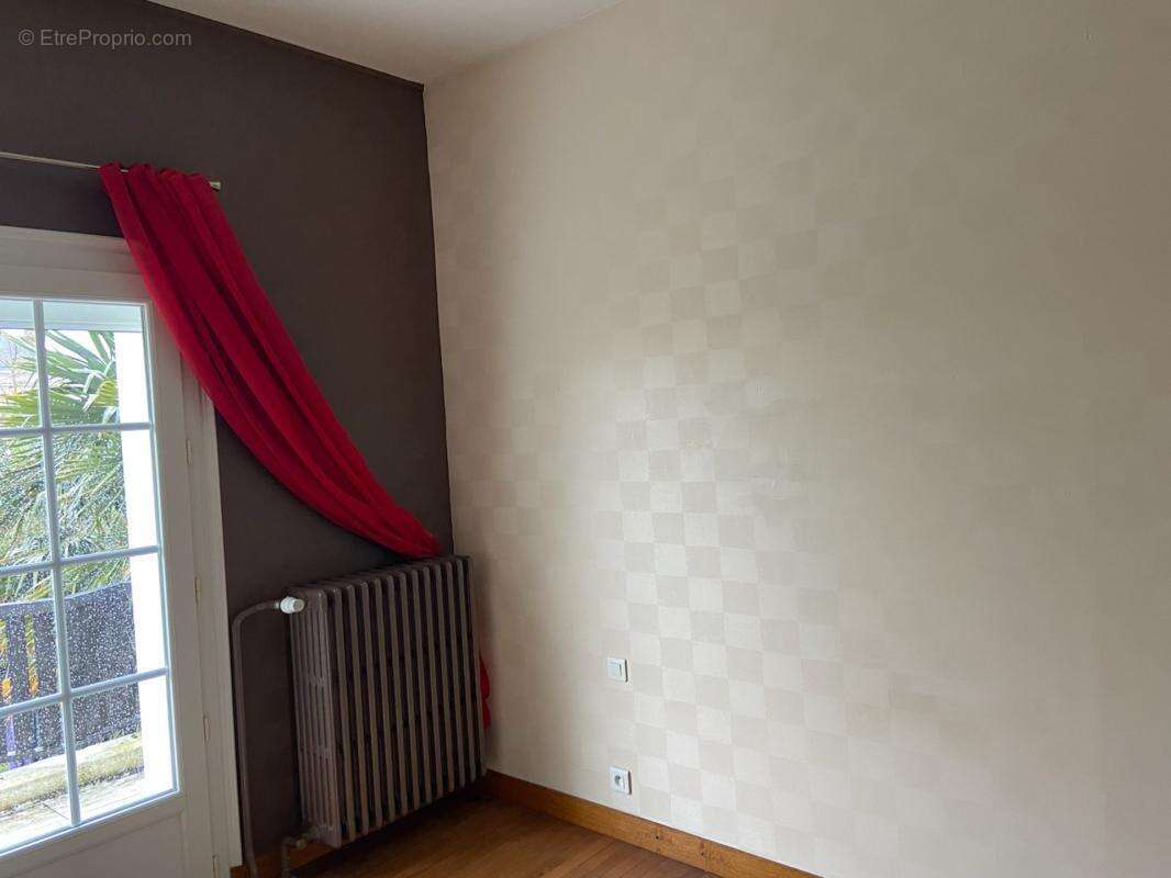 Lucon coeur de ville agreable maison art deco 5 chambres avec piscine et annexes sur 1296m² clos - photo 13