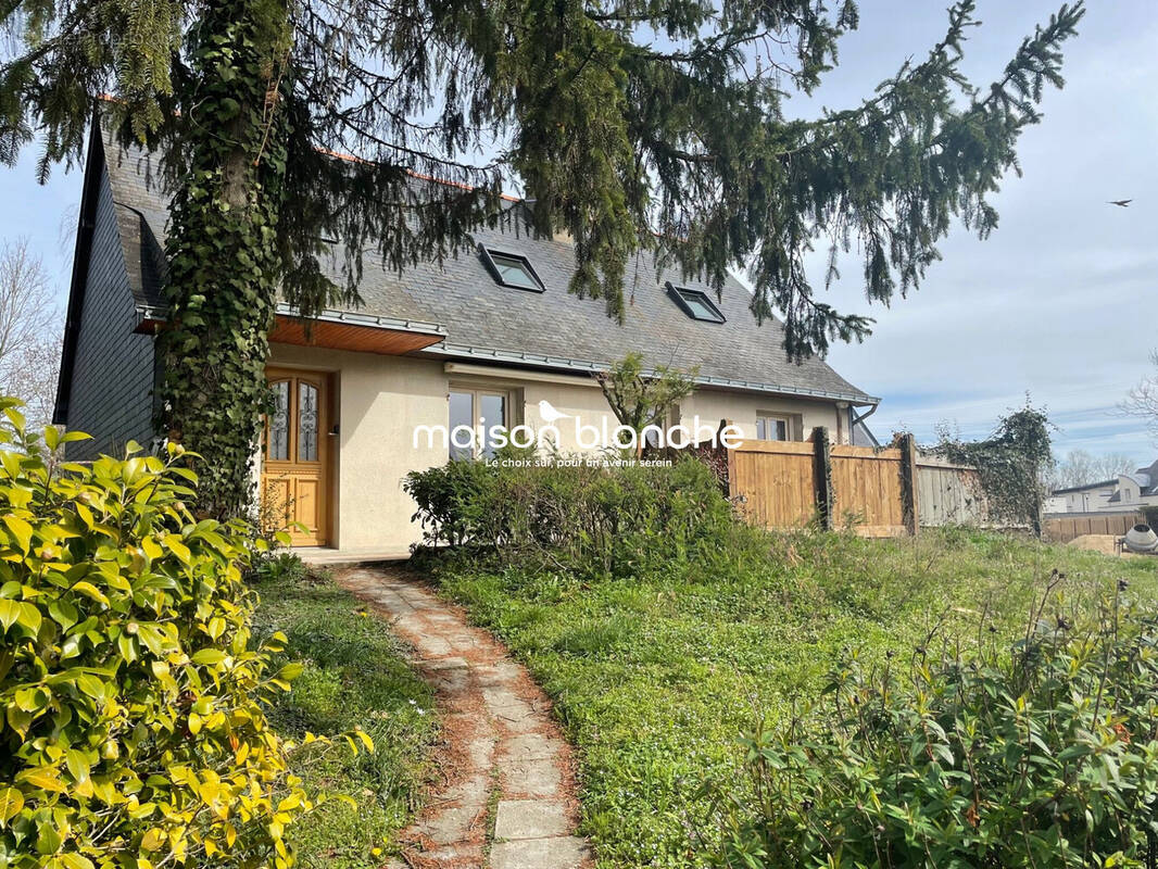 Maison à SAINT-BARTHELEMY-D'ANJOU
